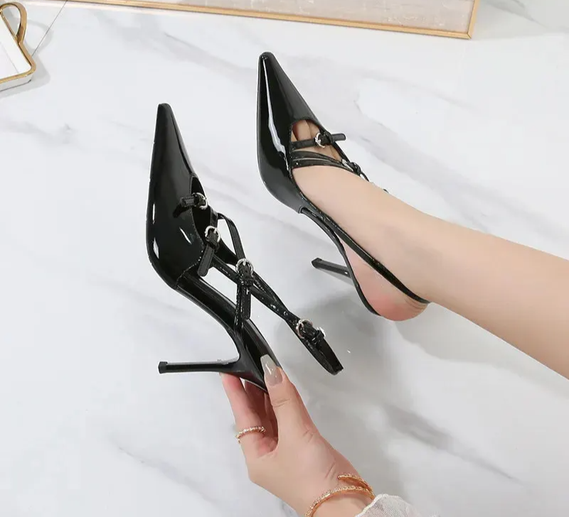 
mule,
slingback ,
mule preto,
mule feminino,
sapato mule feminino,
mule preto feminino,
mule feminino confortável,