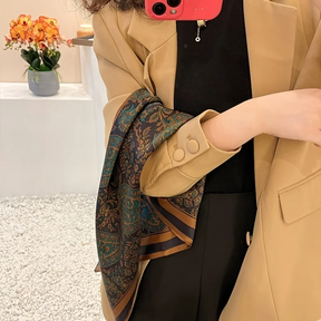lenço de seda,
lenço feminino,
lenços femininos,
lenço pescoço feminino,
lenço de pescoço feminino,
lenço feminino pescoço,
lenço para pescoço feminino,
